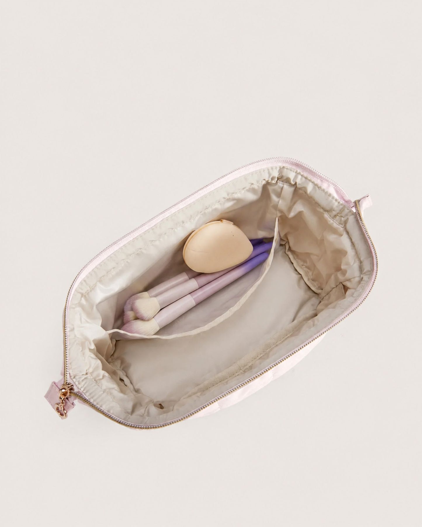NuvoleViaggio™ | La trousse morbida per portare il tuo beauty ovunque