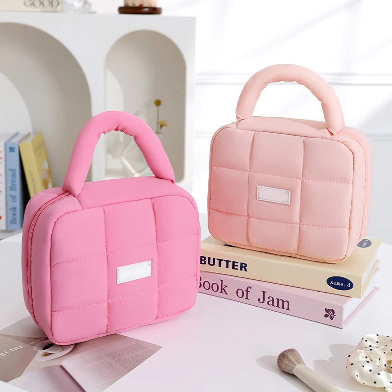 Groothandel Meisjes Pastelkleuren Zachte Waterdichte Gezwollen Nylon Make-Up Tas Cosmetische Tas Met Vulling Handvat
